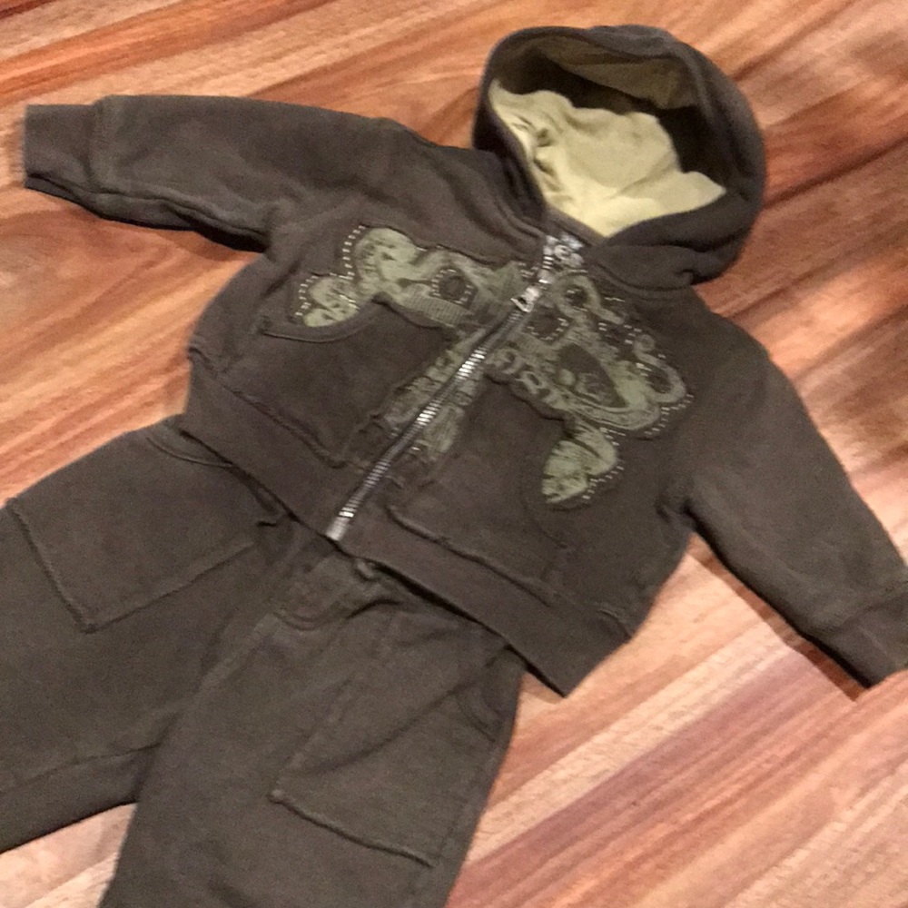 Guess Kids Sweat Suit Size 6/9 Months